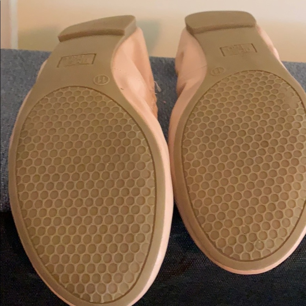 Shoes - Picture 2 of 3